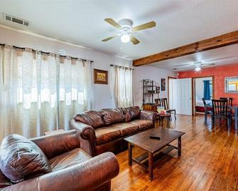 Sunshine Cottage - 2 bedroom - Αλμπουκέρκι - Σαλόνι