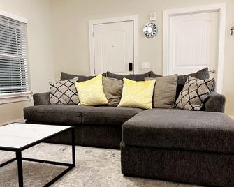 Cozy one bedroom apartment - Killeen - Living room