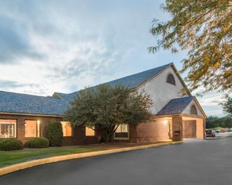 Super 8 by Wyndham Dodgeville - Dodgeville - Gebouw
