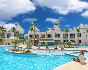 The Mill Resort and Suites - Noord - Piscina
