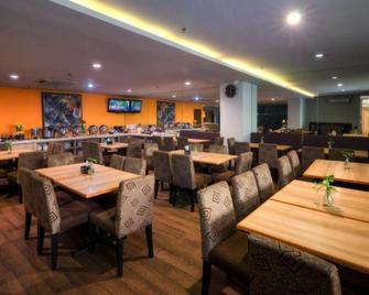 The Square Surabaya Hotel - Surabaya - Restaurant