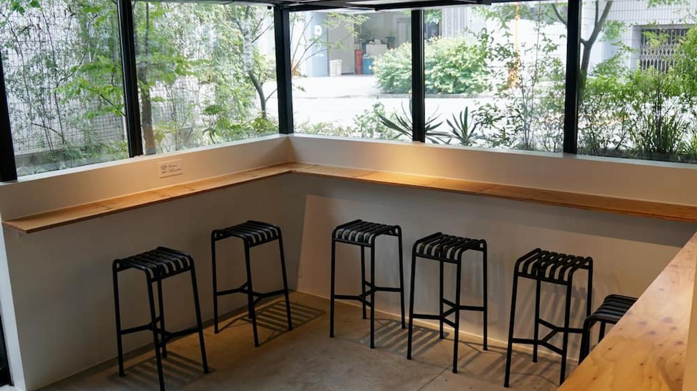 9h nine hours Akasaka