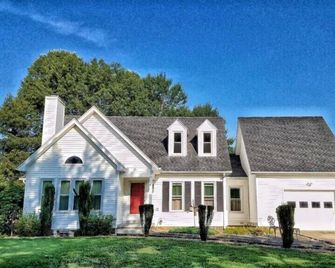 Hudson House 0.2 Miles to Red River w/ King Bed (1726 Broadripple Drive) - Oak Grove - Budova