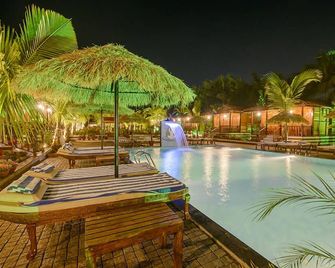 Little Cove Nature Resort - Nashik - Pool