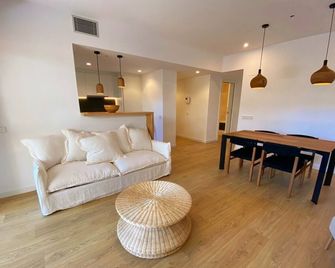 Apartamento nuevo, equipado y decorado con estilo - Palamós - Living room
