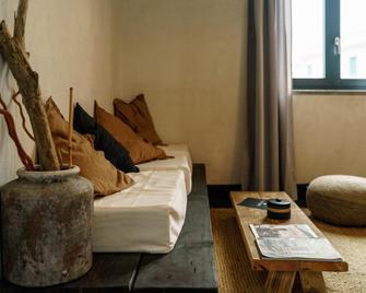 la torre boutique rooms - Procida - Huiskamer