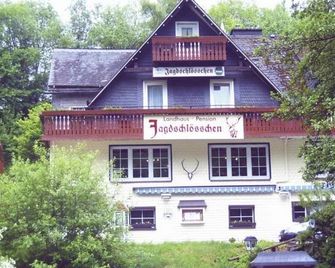 Landhaus Pension Jagdschlösschen - Willingen - Gebäude