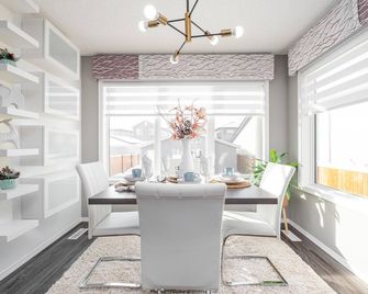 Modern house in trendy location in South Winnipeg-Bridgwater Area - Winnipeg - Restaurant