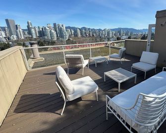 Character view private house with rooftop patio - Vancouver - Balkong