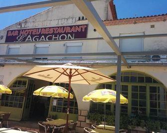 Hôtel Restaurant l'Agachon - Arles - Building