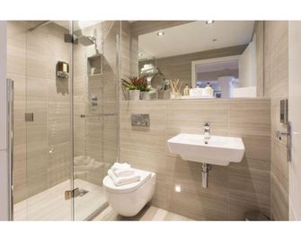 Serenity Inn the City - York - Bathroom