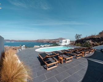 Sea View Villa with Private Hot Tub and Pool in peacefull Akrotiri - Akrotiri - Pool