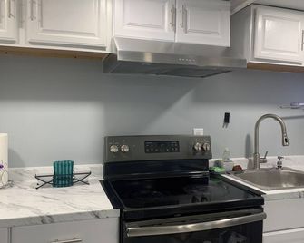 A Cozy Corner with kitchen and parking - Drexel Hill - Kitchen