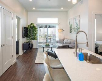 Apartment 2101 · Luxury style 2 bedroom 2 bath apartment - North Salt Lake