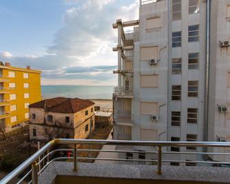 Hotel Vila Misiri - Durrës - Balcony