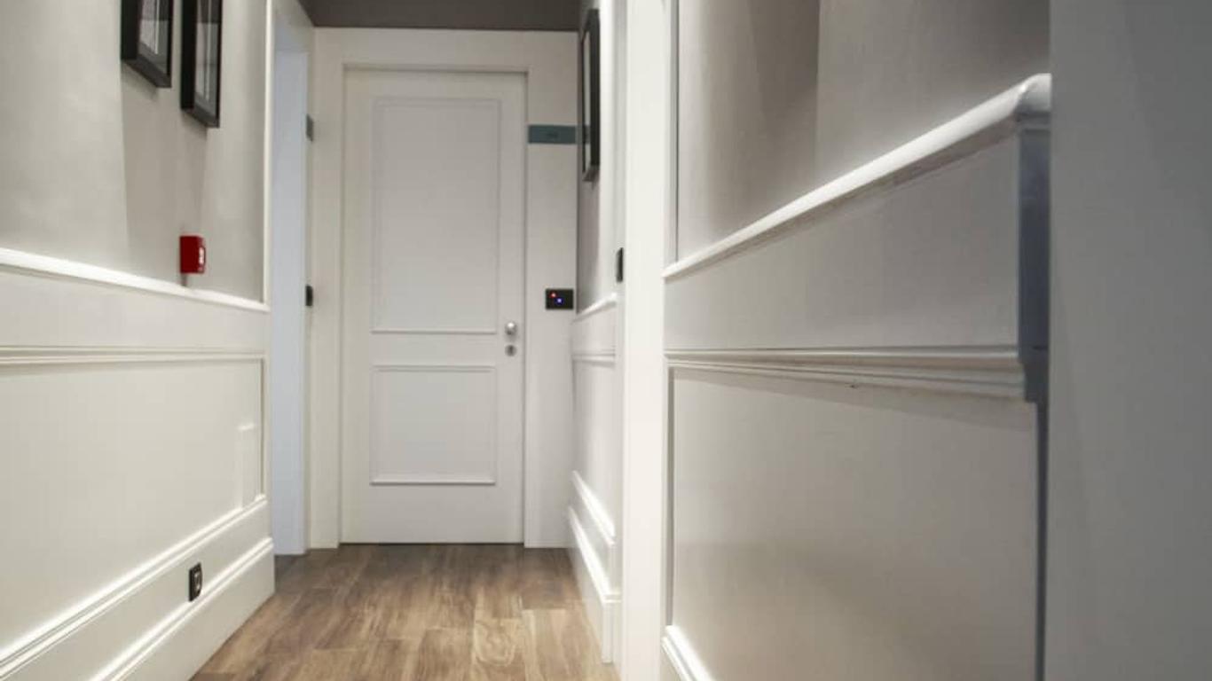 The Independent Suites