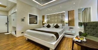 Hotel Heritage Luxury - Srinagar - Bedroom