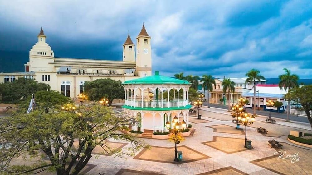 Hotel Reloj - Puerto Plata - Gebouw