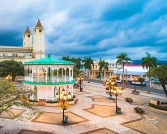 Hotel Reloj - Puerto Plata - Gebouw