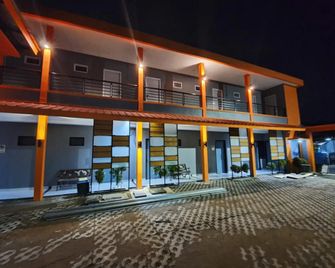 Melody Guest House Cilegon - Cilegon - Gebäude