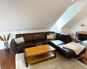 Ferienwohnung am Alexbad - Bad Alexandersbad - Huiskamer