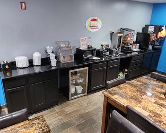 Super Star Inn & Suite Lincoln Crete - Crete - Buffet