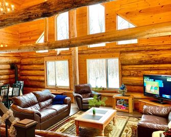 Log home surrounded by woods near Upper South Long Lake - Brainerd - Wohnzimmer
