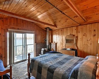 Bayfront Hancock Cottage w/ Beach Access & Views! - Hancock - Bedroom