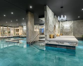 Hotel Vinifera Wine & Spa - Balatonfüred - Svømmebasseng