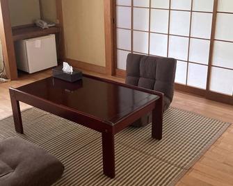 Detached house Building B Renovated in October 2 / Fujinomiya Shizuoka - Fujinomiya - Living room