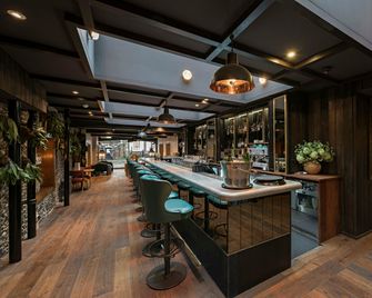 The Falstaff Hotel - קנטרברי - בר