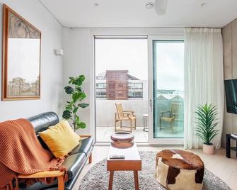 The Fern Split level Eco Luxury in Alexandria - Sídney - Sala de estar