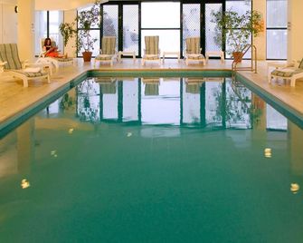 Mt Buller Chalet Hotel & Suites - Mount Buller - Piscina