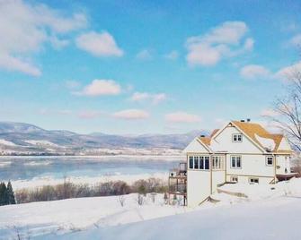 La Maison Laurentienne, Vue sur le fleuve ,Spa et Sauna - Château-Richer - Building