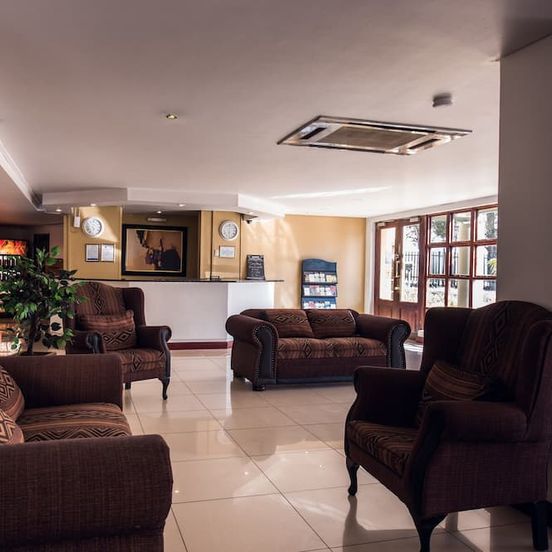 Airport Inn And Suites image 1