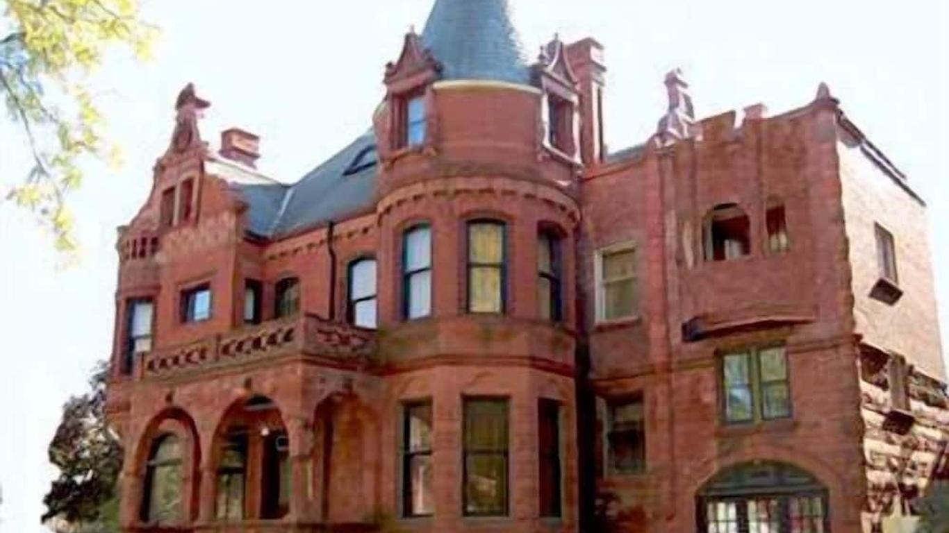 Schuster Mansion Bed & Breakfast