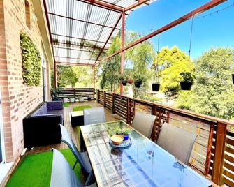 A Holiday Home for Every Season - Bateau Bay - Balcony