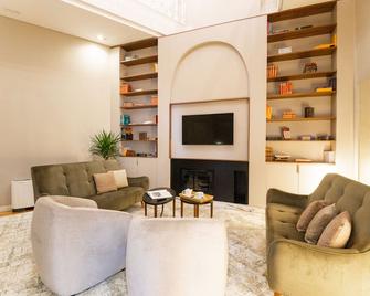 أفينيدا بوتيك هوتل - فيسو - غرفة معيشة