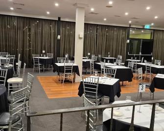 Checkers Resort & Conference Centre - Sydney - Restaurant