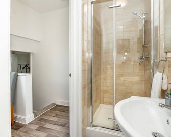 City Centre Self-Contained Studio Apartments - Southampton