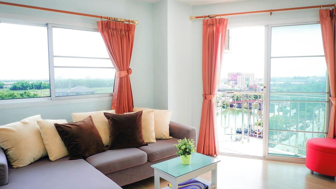 อิงน้ำ โฮเทล