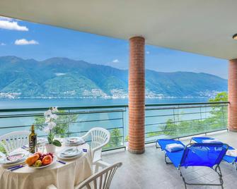 Va Pensiero sul lago Stunning View - Happy Rentals - Tronzano Lago Maggiore - Balcony