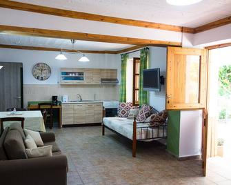 Guest house Dramountana ground floor - Kantanos - Wohnzimmer