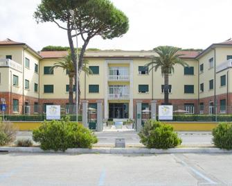 Casa per ferie Il Pioppo - Marina di Massa - Building