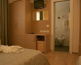 Hotel Centro Benessere Gardel - Arta Terme - Bedroom