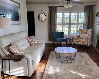 (New) The Guesthouse (Near Lakewood Ranch) - Myakka City - Sala de estar