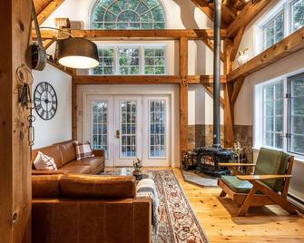 Maison Napoléon B&B - Mont-Tremblant - Living room