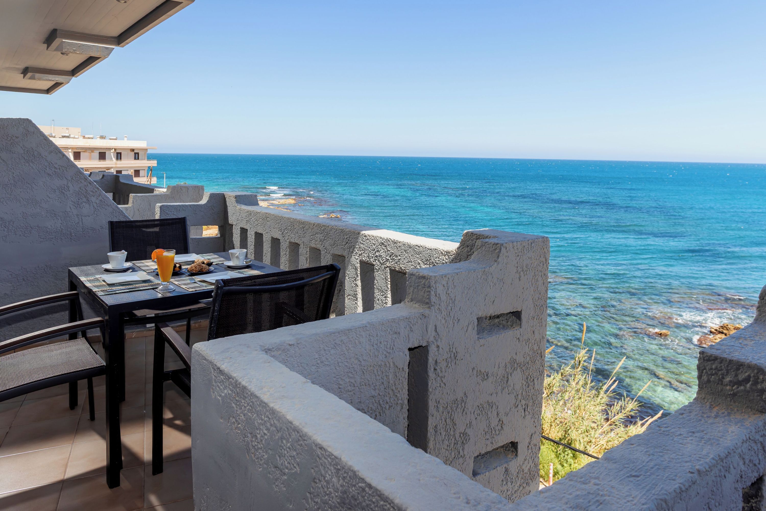 Arlen Beach Hotel - הרסוניסוס - מרפסת