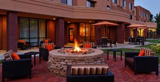 Courtyard by Marriott Knoxville Airport Alcoa - Alcoa - Patio