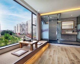 Yinyue Hanshe Homestay (Yucai Campus, Guangxi Normal University) - Guilin - Balcony